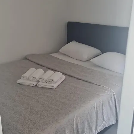 Deniz Apartament *
